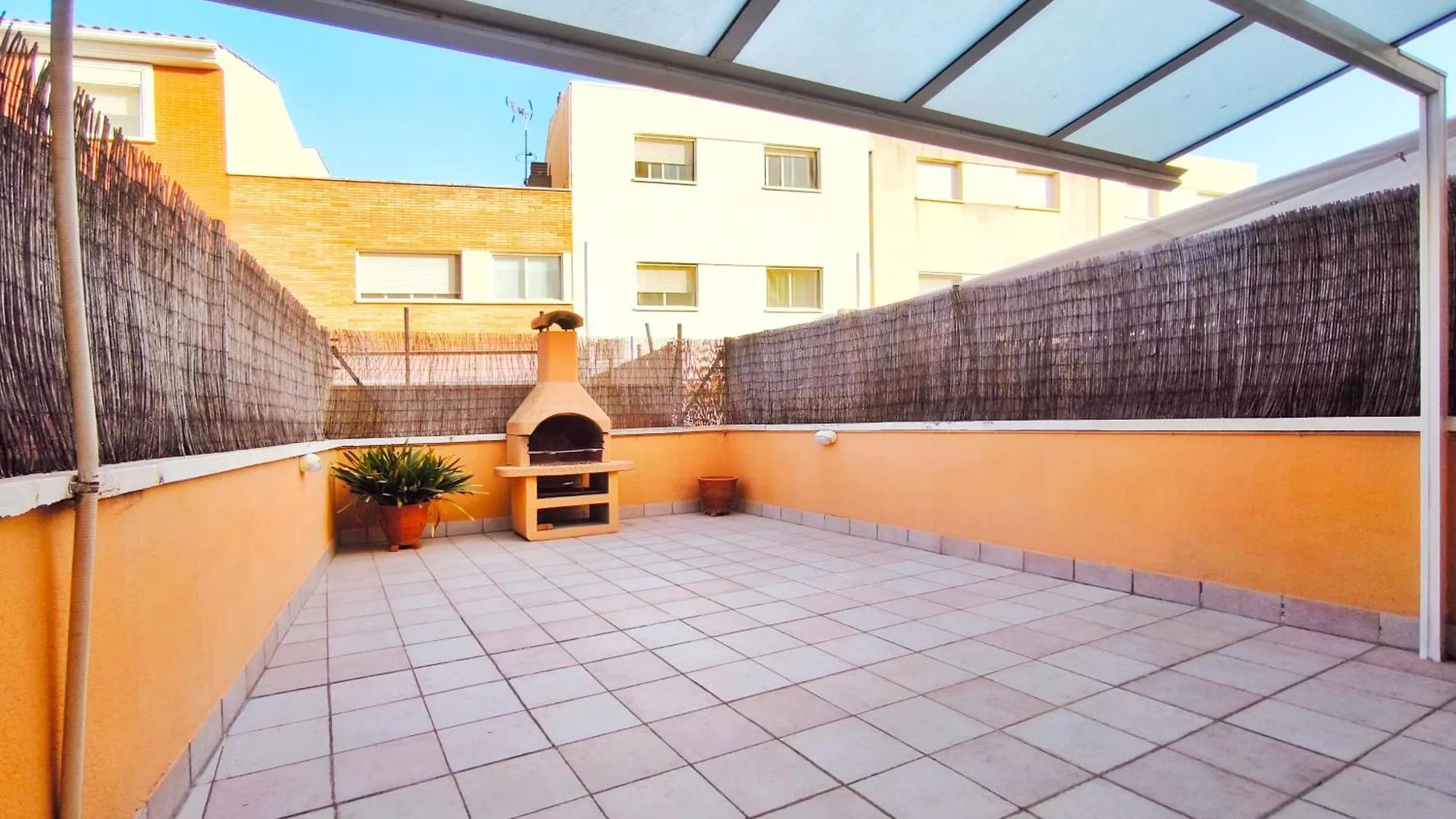 Casa En Alquiler Vacacional Vilanova i la Geltrú Appartamento